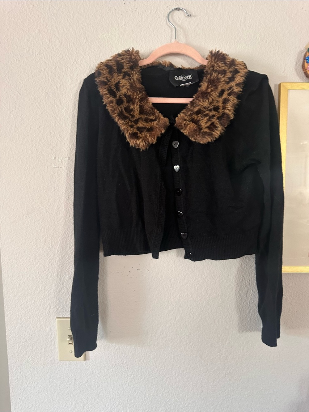 Collectif L Women's Black Cardigan with Faux Fur Collar leopard